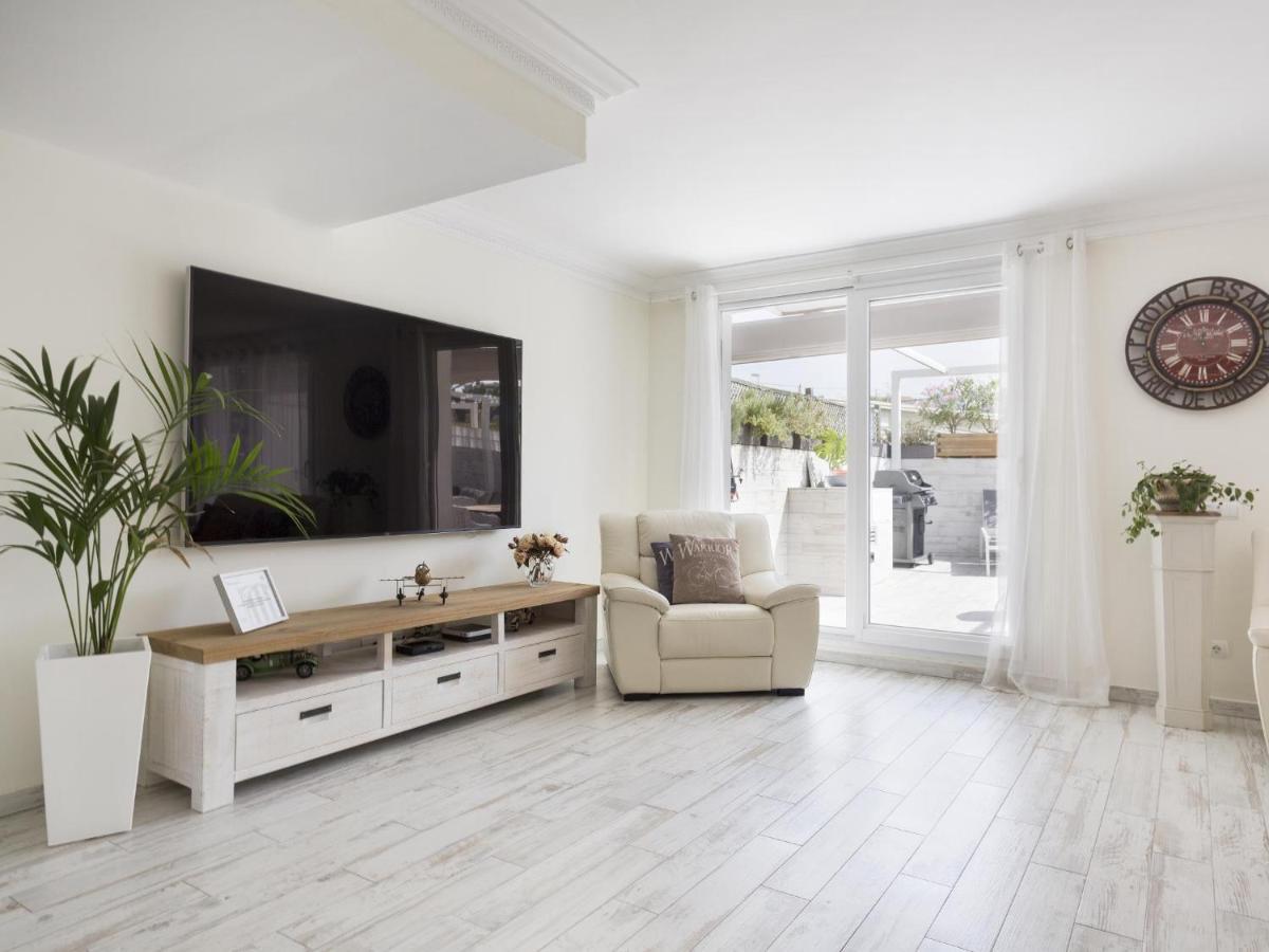 Sitges Spaces Mediterranean Apartments 4 Bedroom, 4 Bathroom, Huge Terrace, Jacuzzi- Sleeps 9 Exterior photo